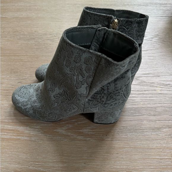 Zigi Soho women’s Nydia velvet green embossed ankle boots booties shoes size 7.5 - Picture 4 of 7